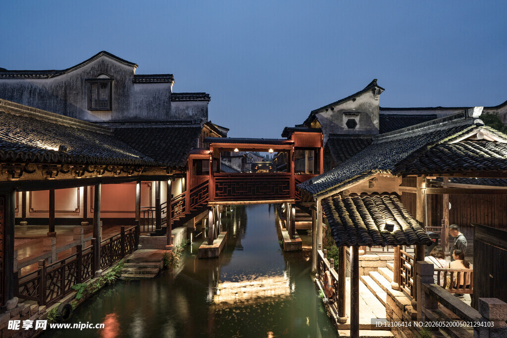 江南水乡古建夜景