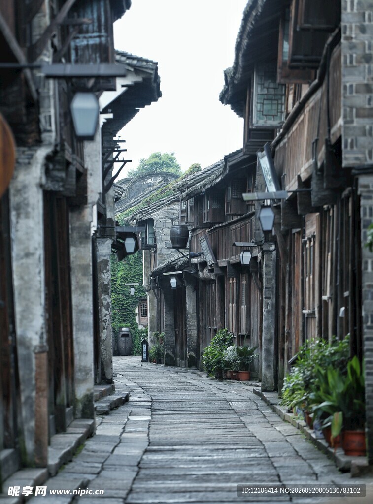 古巷悠悠展现岁月韵味
