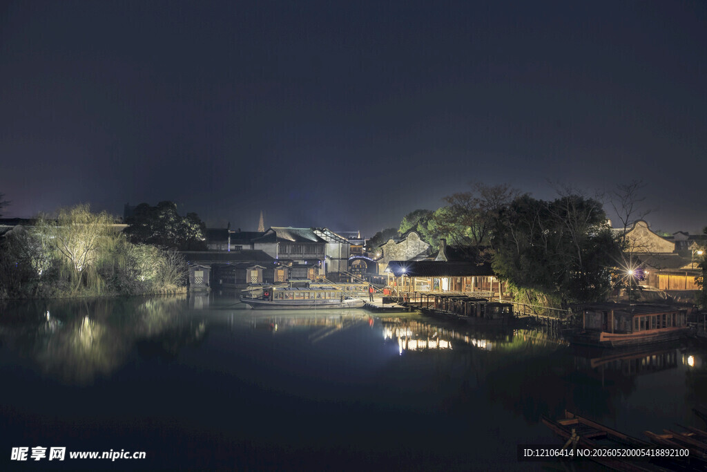 宁静河畔夜景