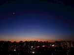城市夜幕下的绚烂天际线