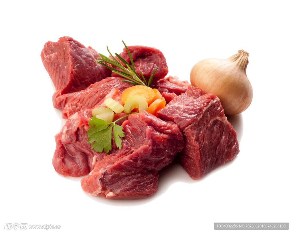 新鲜牛肉块配蔬菜香料