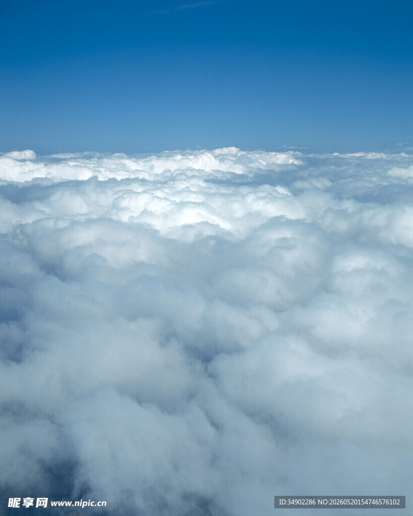 高空俯瞰壮观云海