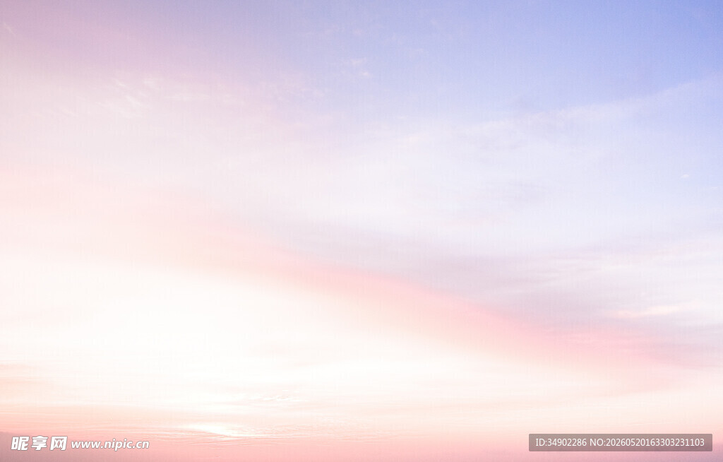 梦幻粉蓝渐变天空美景