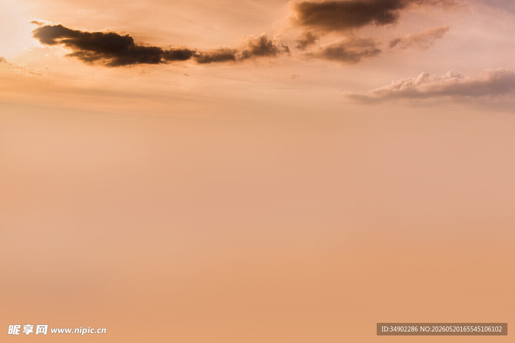 黄昏时分的天空美景