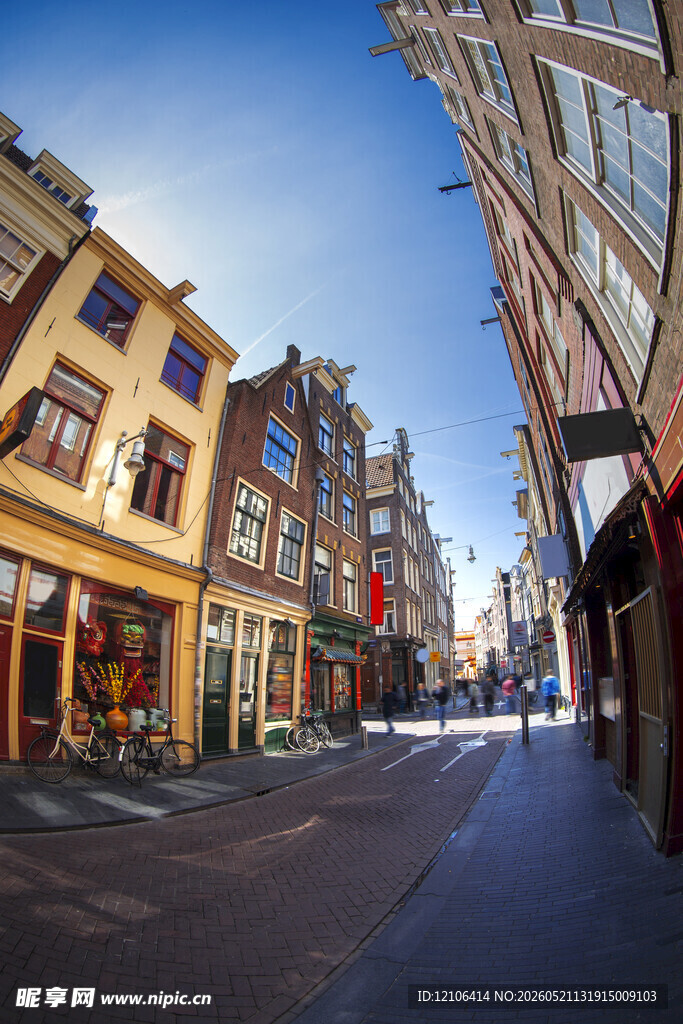 欧洲街头的多彩建筑风景