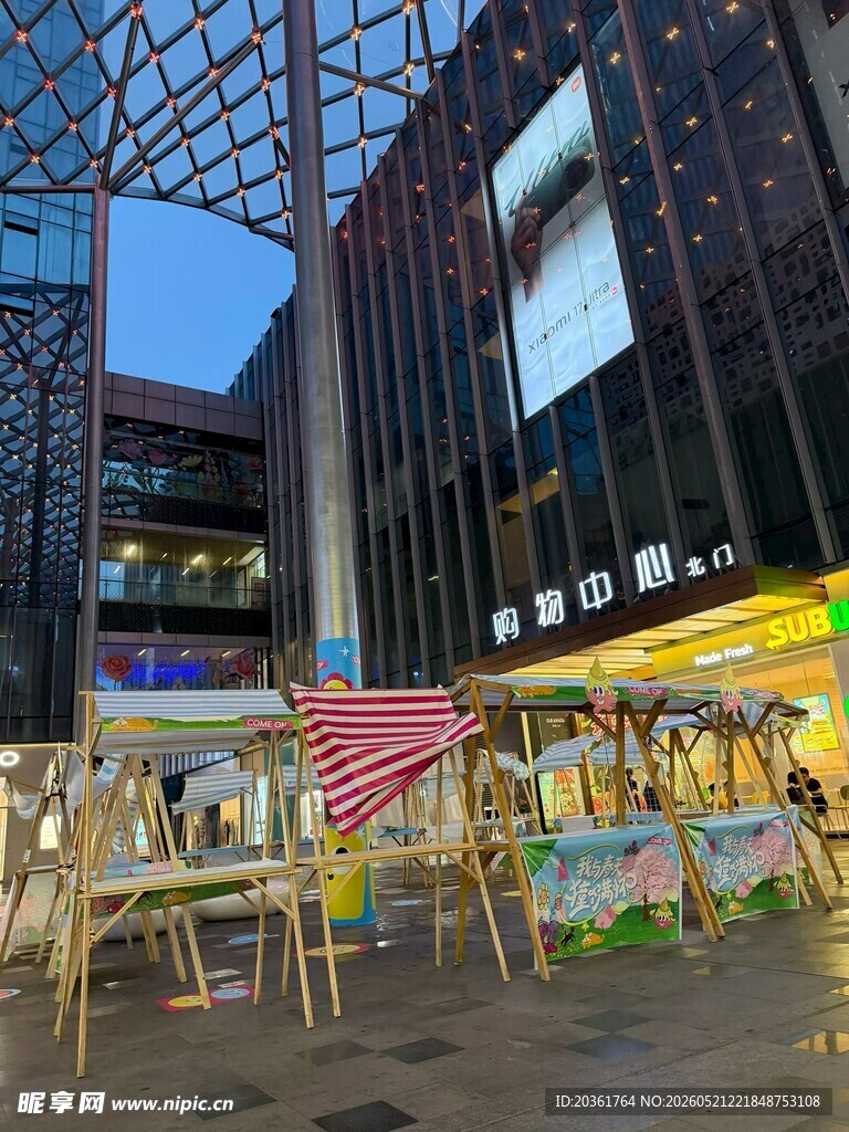 城市户外休闲餐饮场景