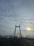 夕阳下的宏伟跨海大桥