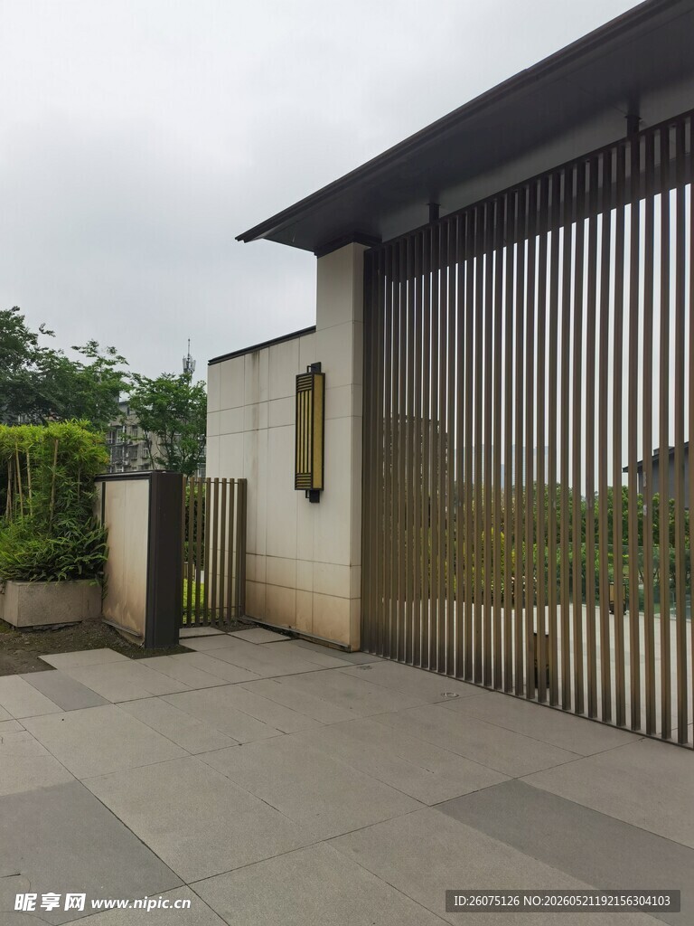 现代简约风格庭院大门