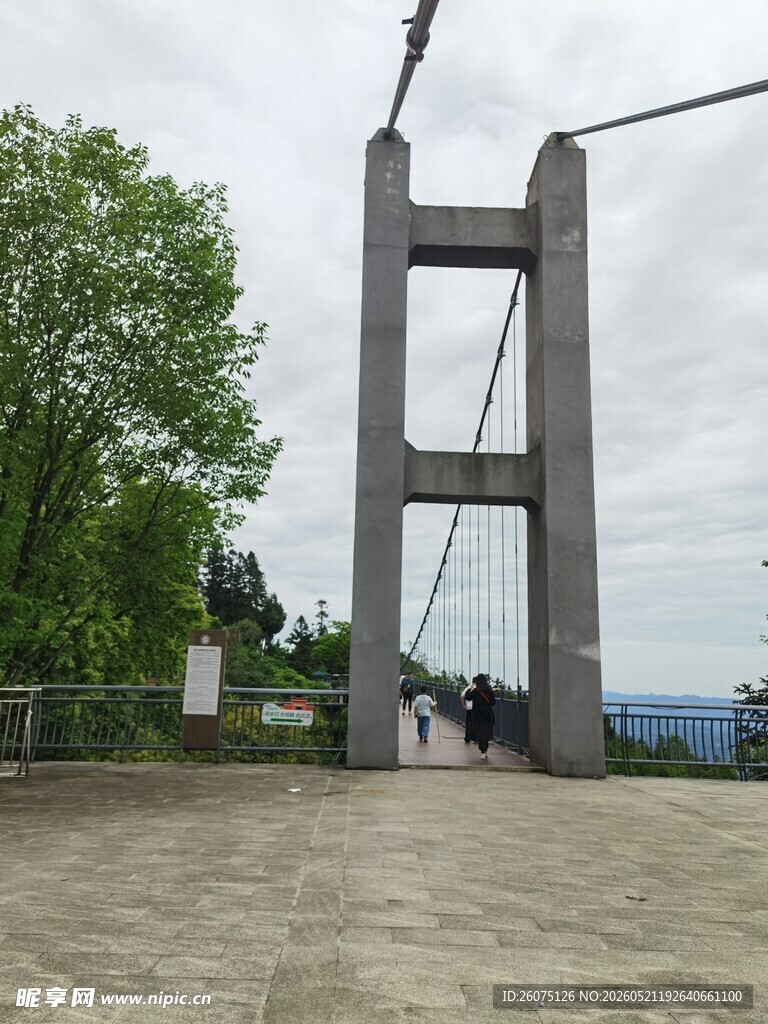 户外宏伟桥梁建筑景观