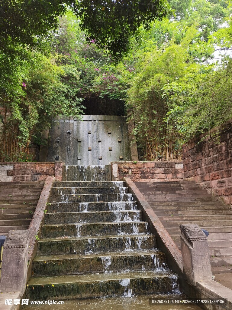 山间水景阶梯清幽好去处