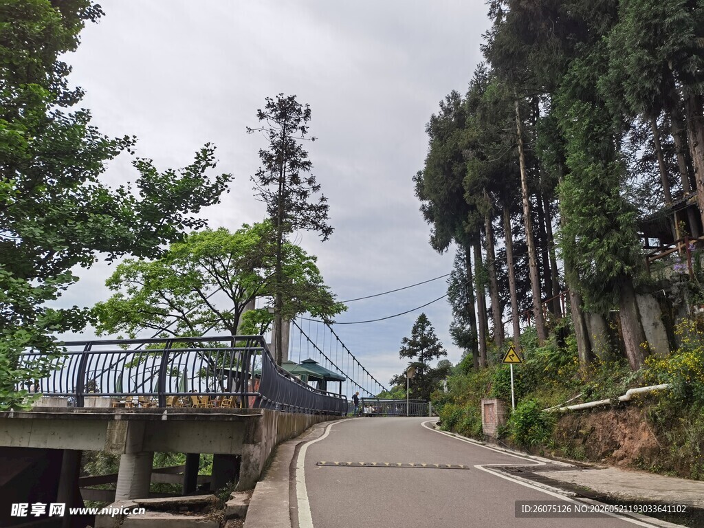 山间公路风景
