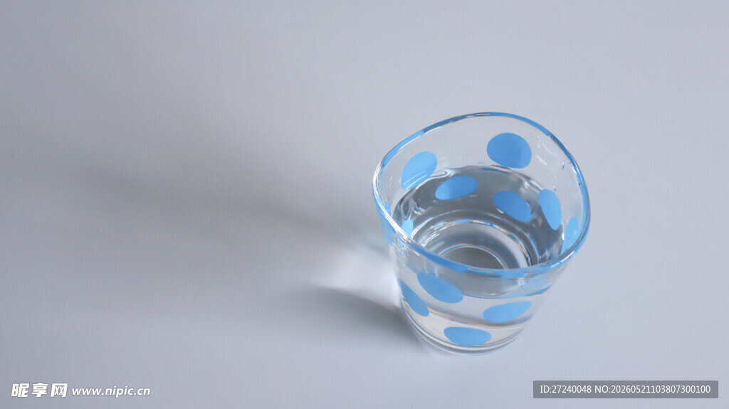 水