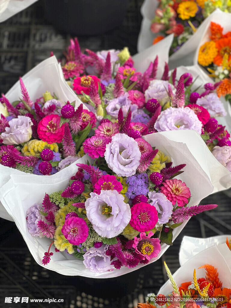 多彩鲜花花束展示