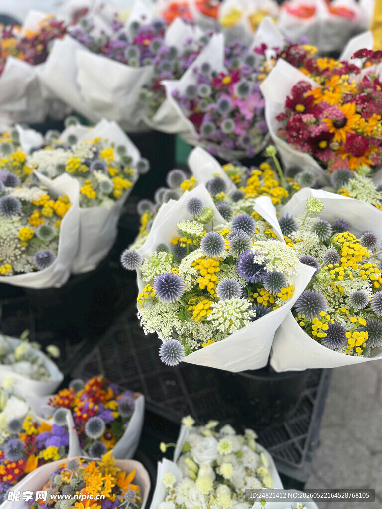 多彩鲜花待售