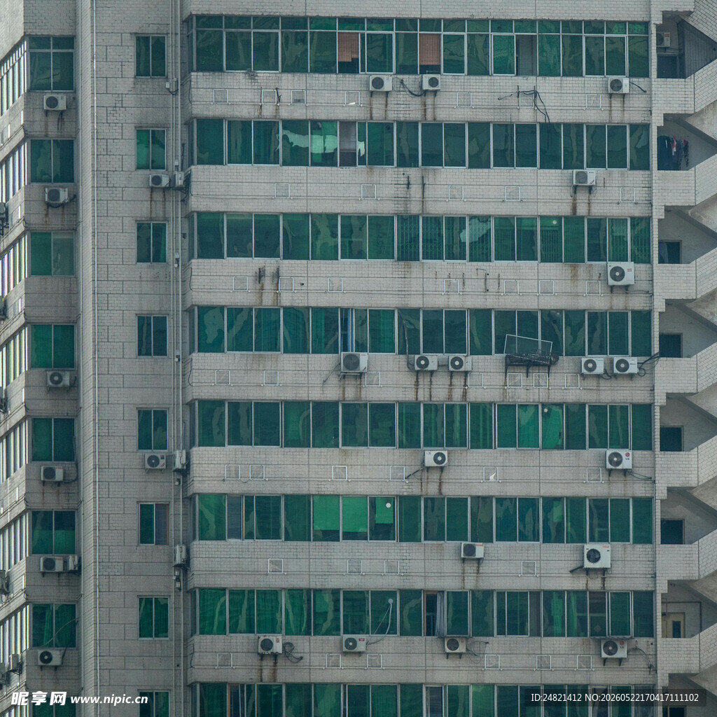 高楼外立面的空调外机景观