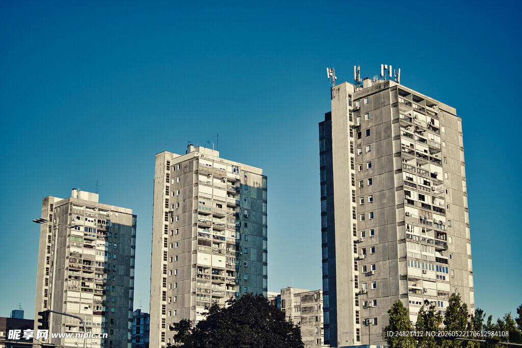 城市中的高层居民楼