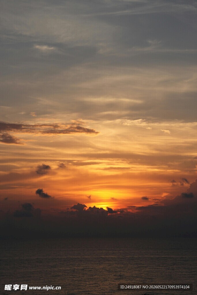 海上壮丽日落景观