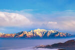 壮丽雪山云海景观
