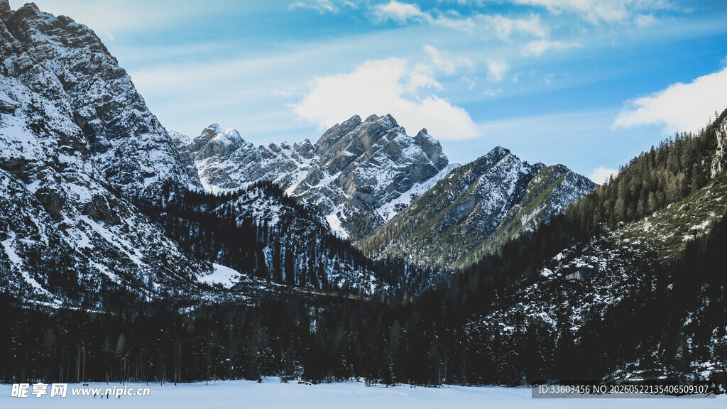 雪山壮丽风光