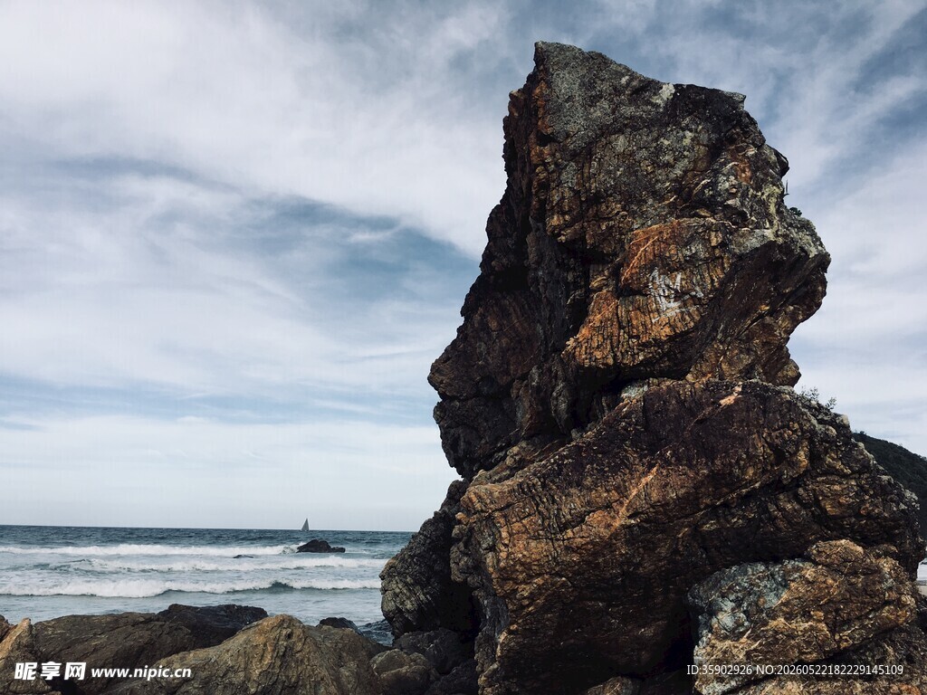海边嶙峋怪石