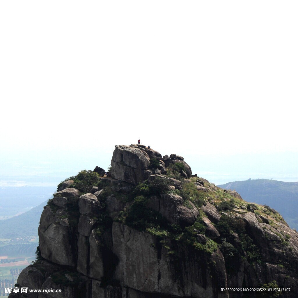 巍峨山顶风光