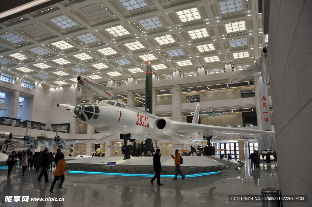 航空博物馆内的飞机展示