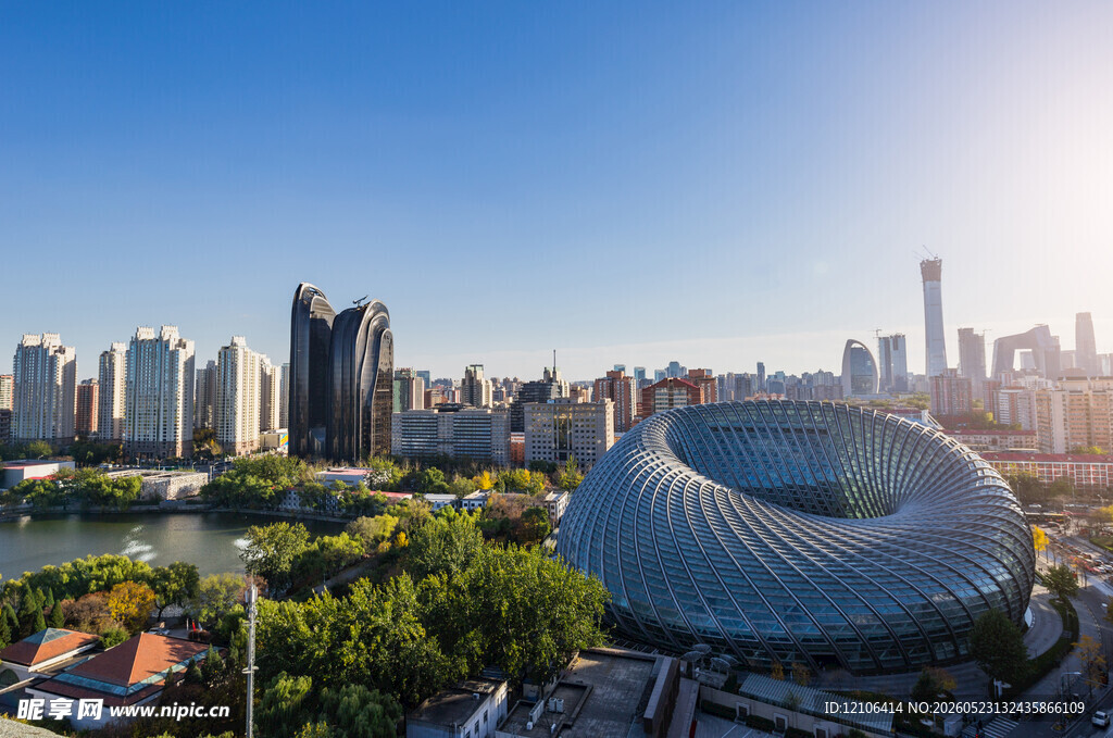 现代都市天际线与特色建筑