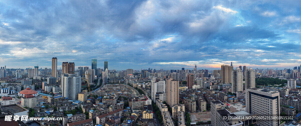 城市天际线全景风光