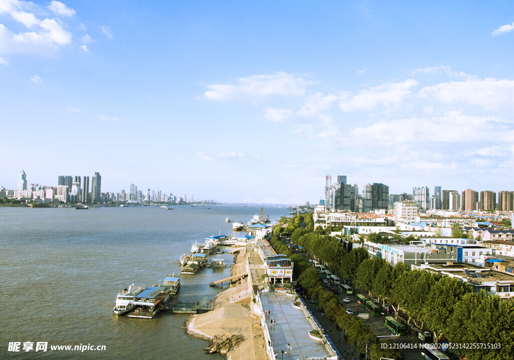 城市河畔风光美景