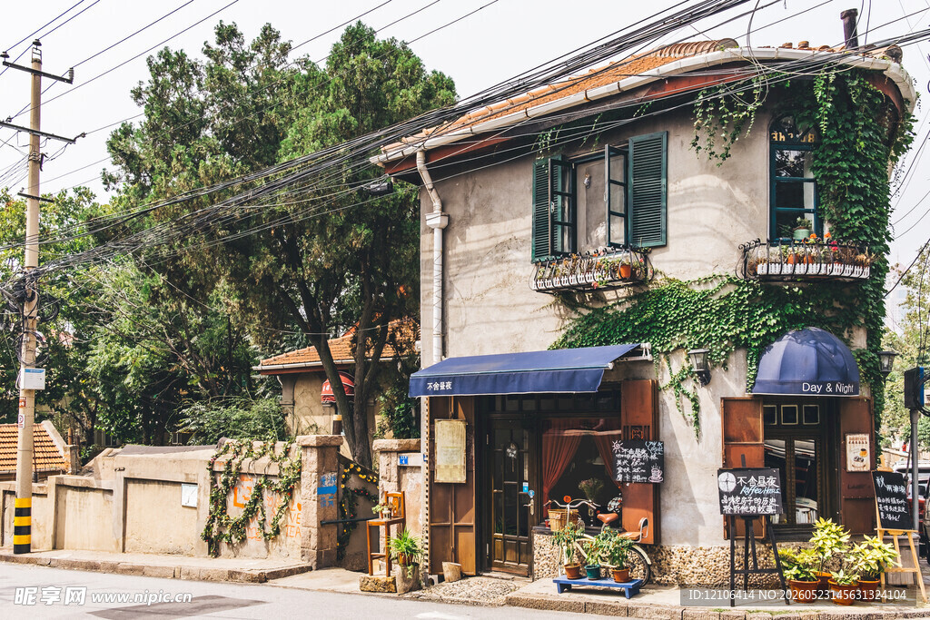 街边复古风情小店