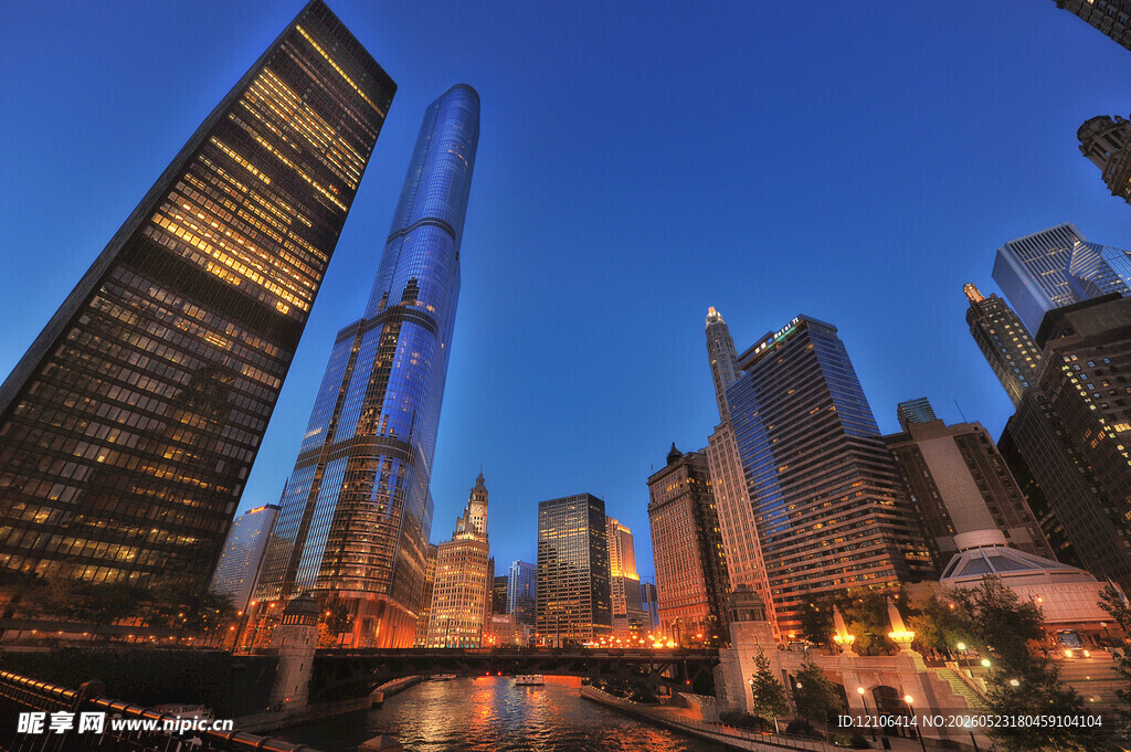 都市璀璨夜景高楼林立