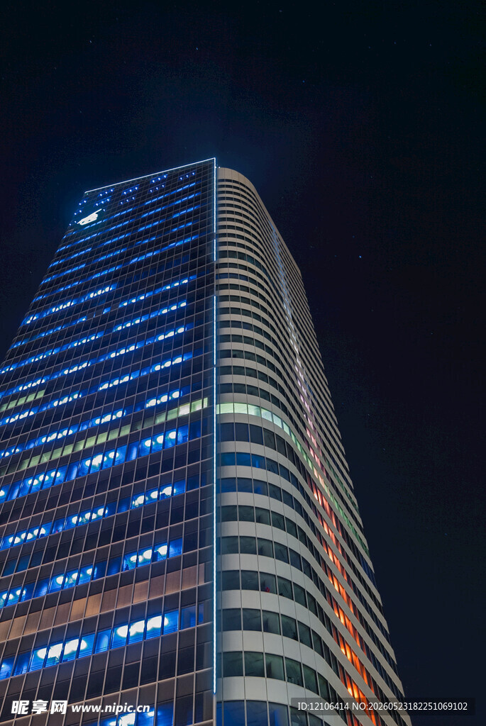 摩天大楼夜景璀璨灯光