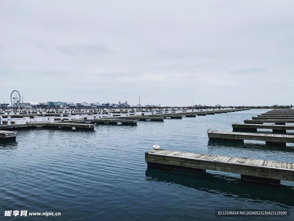 宁静海港码头风景