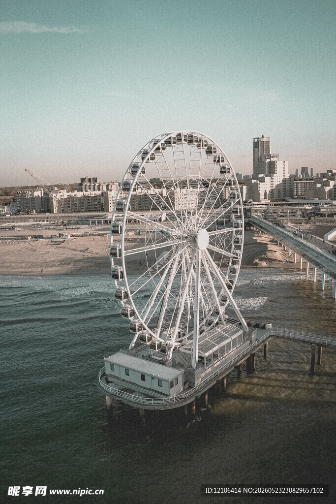 海滨摩天轮景观