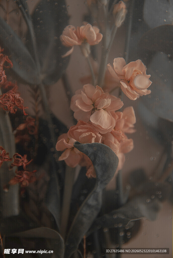 中式典雅花卉静物图