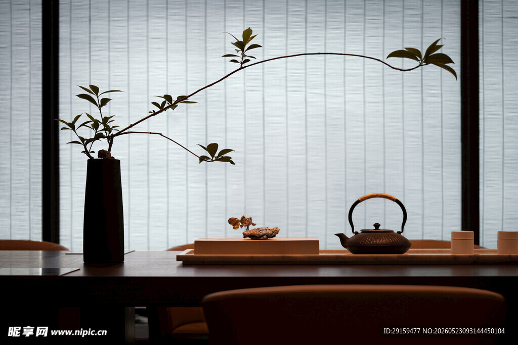 中式茶室雅致茶具与插花