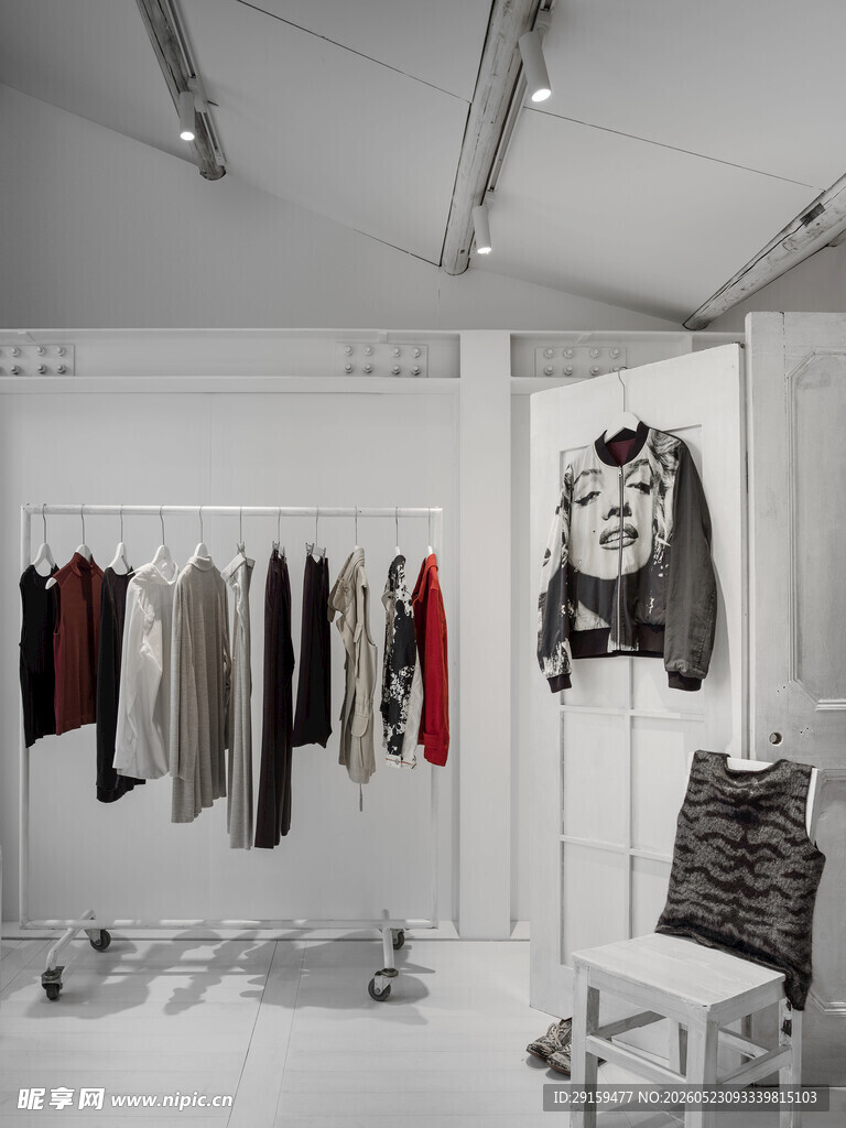 时尚服装店展示架陈列