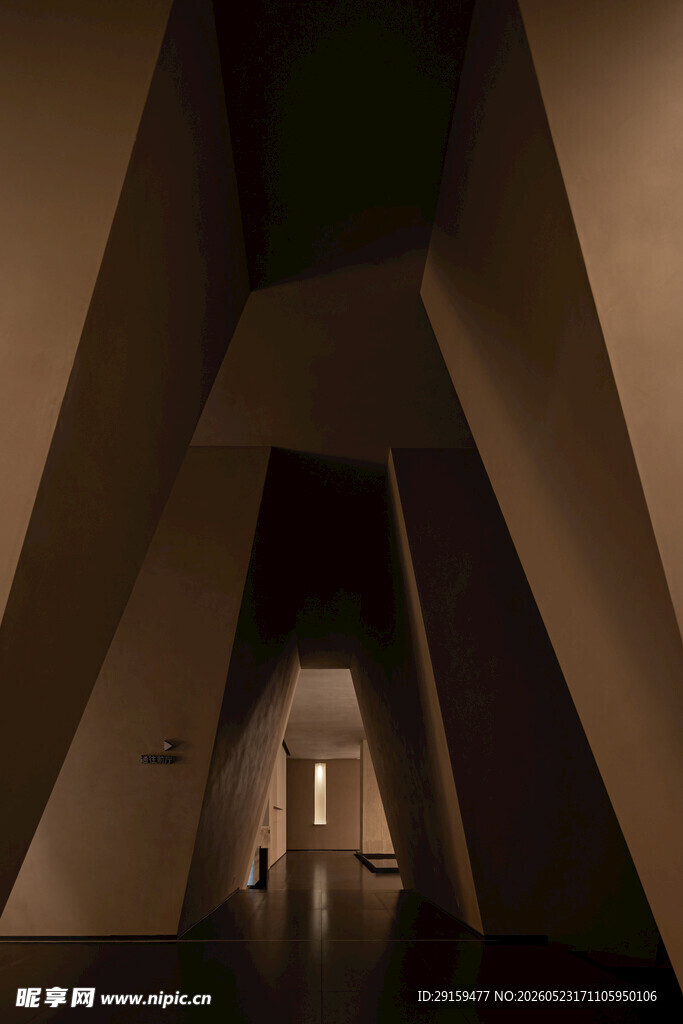 神秘深邃的室内建筑空间
