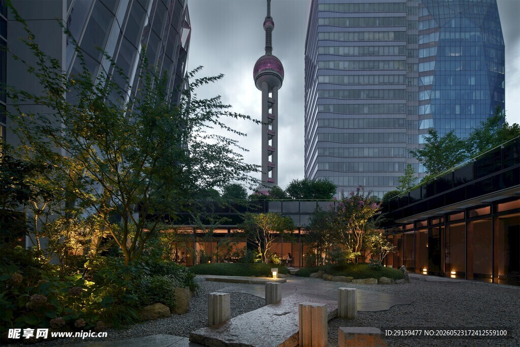 都市中的静谧庭院景观