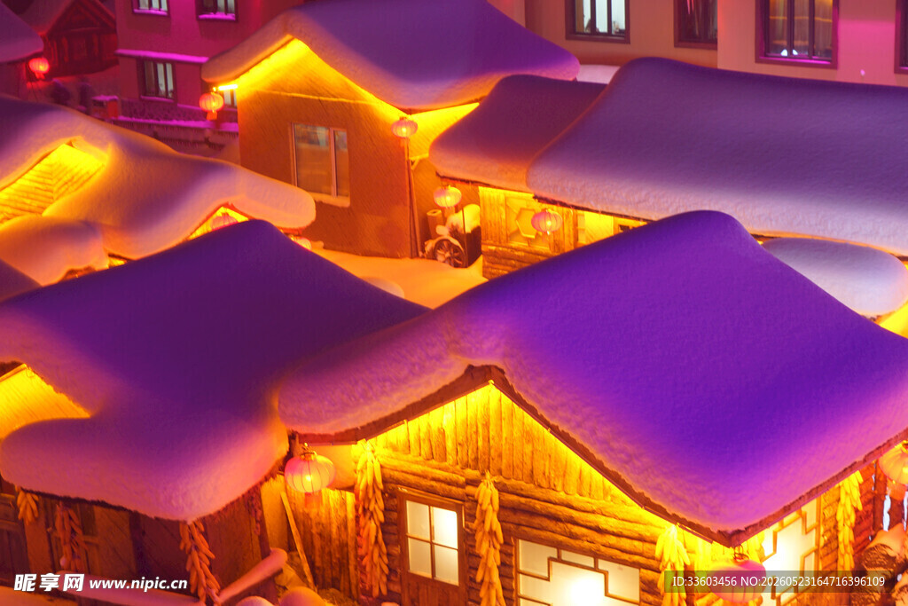 雪夜温馨木屋灯光美景