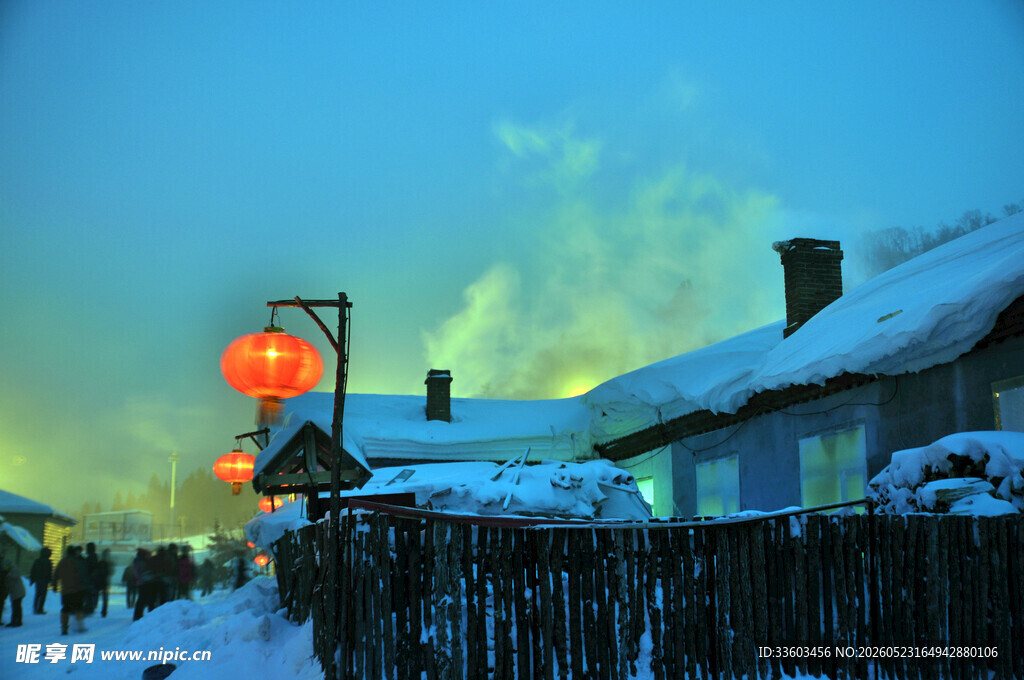 雪夜中的温馨小屋