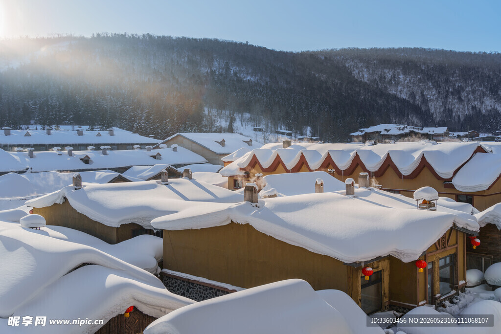 雪覆村落美景