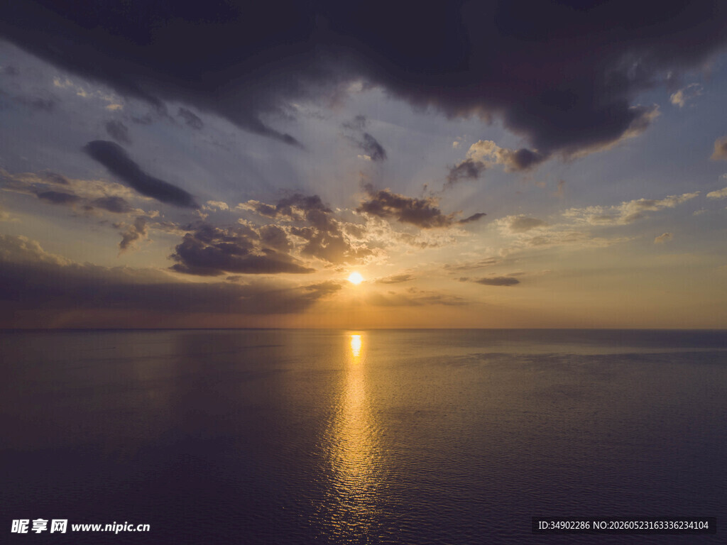 海上日落美景