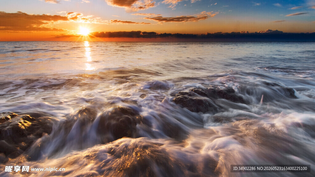 海边日落海浪美景