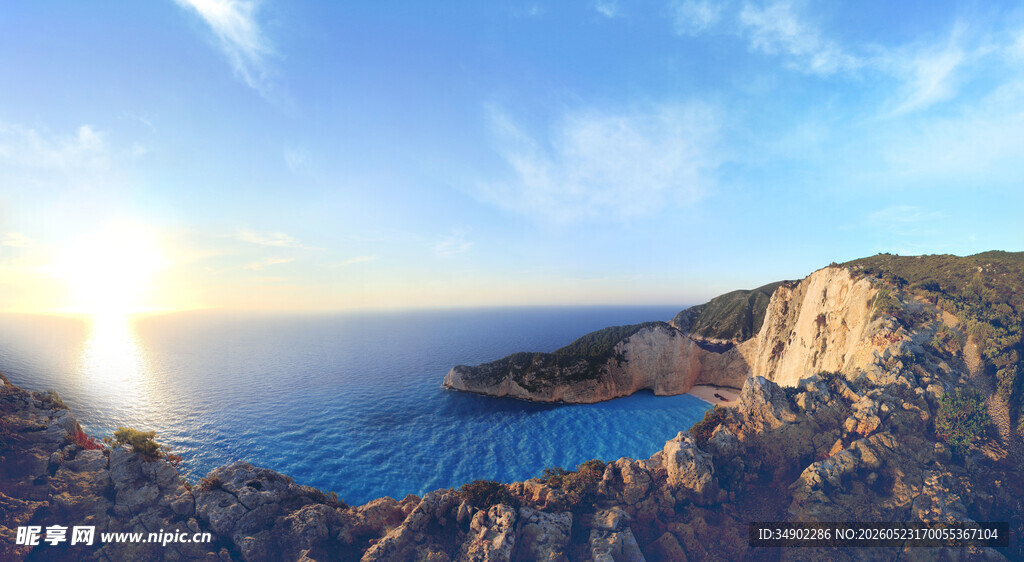 海边日出的壮丽风景