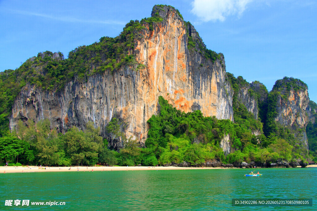 海上奇峰秀景