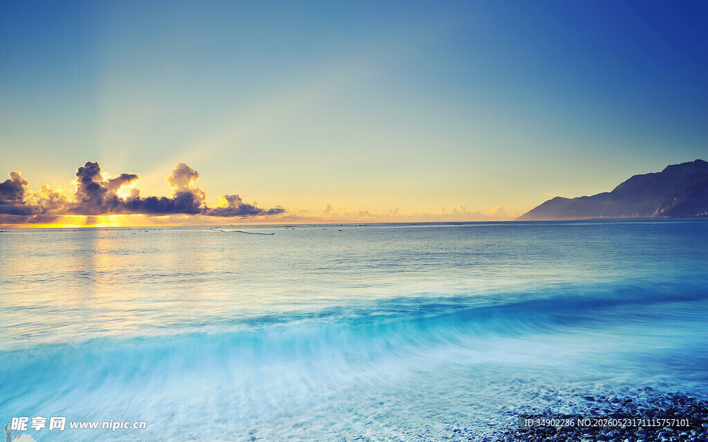海边日出美景迷人