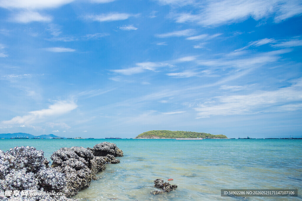 美丽海滨风光清澈碧海蓝天