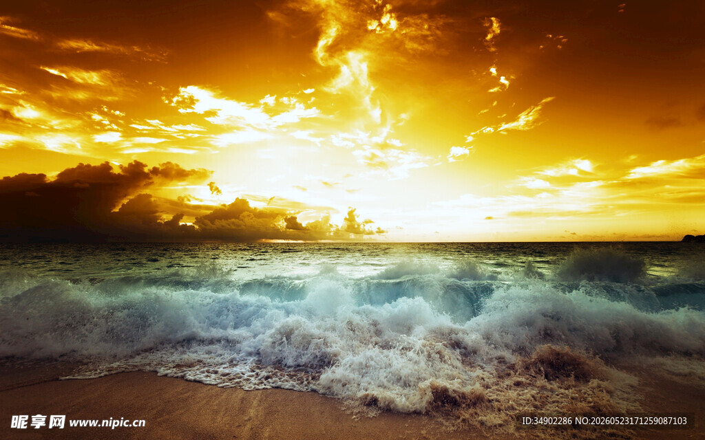 海边日落海浪翻涌美景