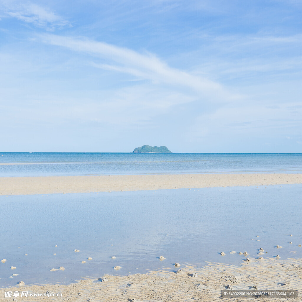 宁静海滩的美丽海景